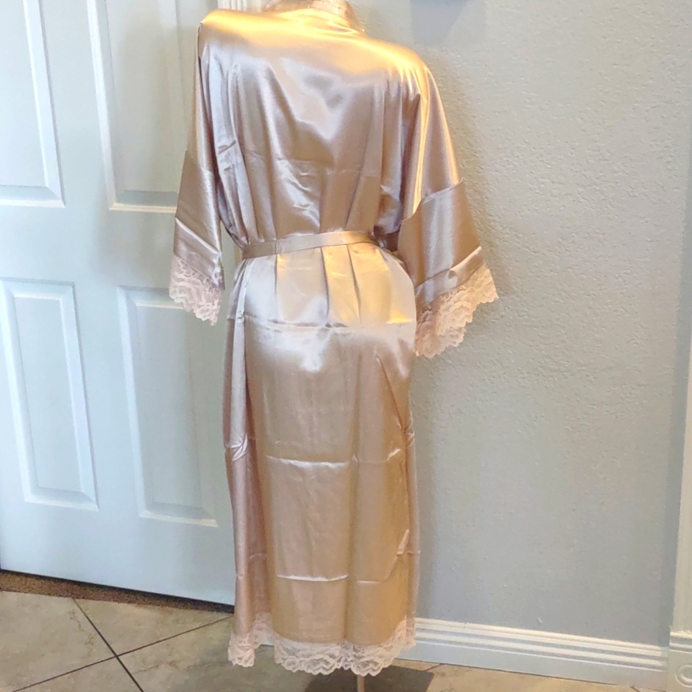Babeyond Truly Timeless Robe - Picture 5 of 6